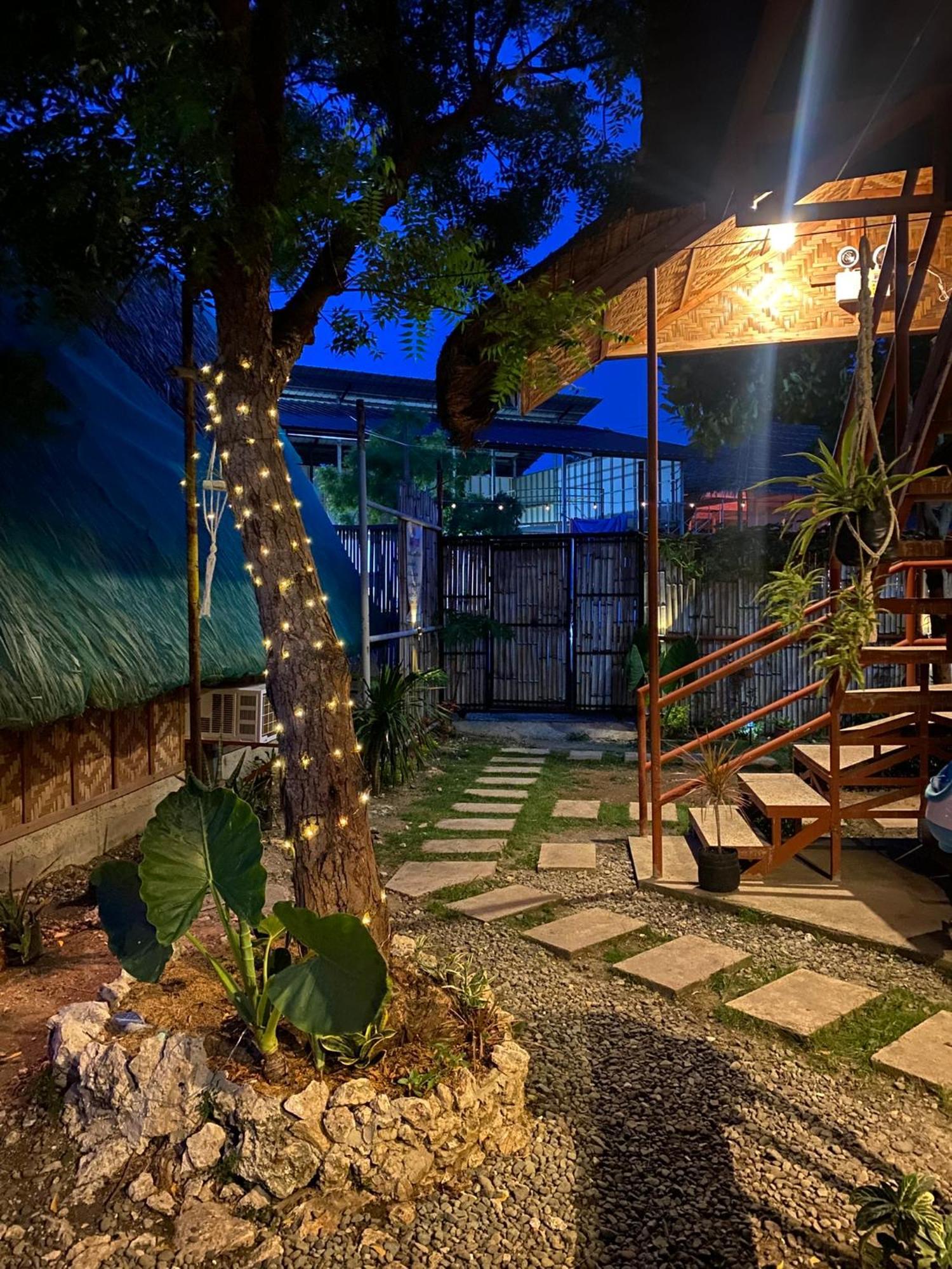 Moalboal Panagsama Beach Topbudz Hostel Exterior foto